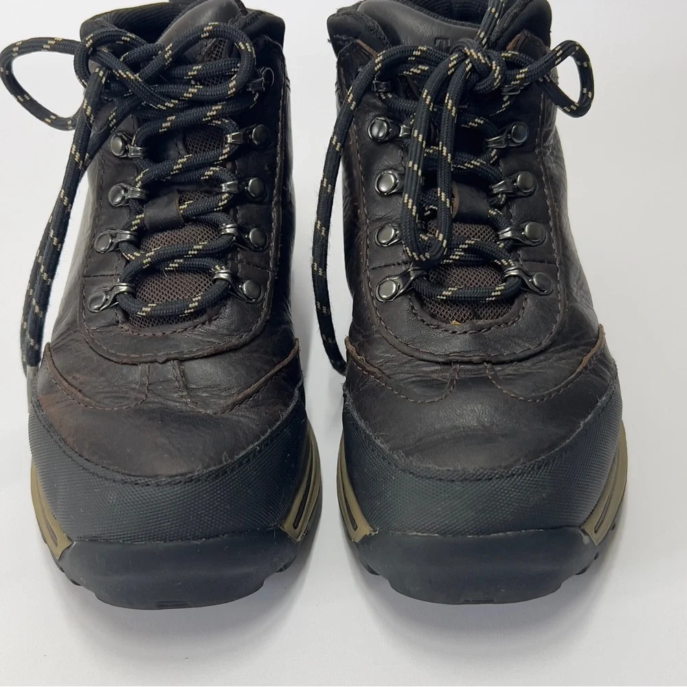 TIMBERLAND Boys Size 13 Brown Hiking Boot.